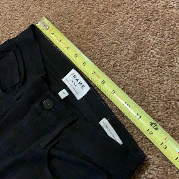 FRAME Denim - light edgy pleated front & perfectly designed slits formed ankle - Picture 10 of 15